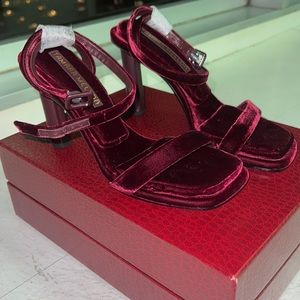 NEW TAMARA MELLON Solar 100 Velvet Pillow Top heels Sz 38